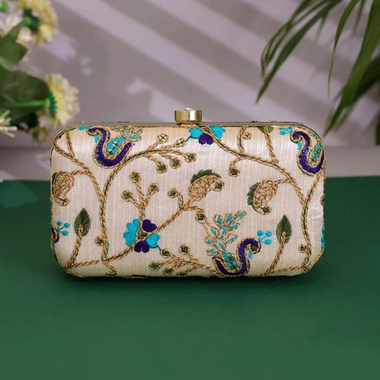 Handgeborduurde Royal Peacock Clutch